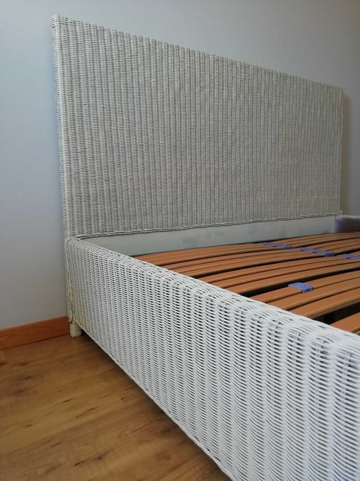 Cama Branca em Verga c/Estrado