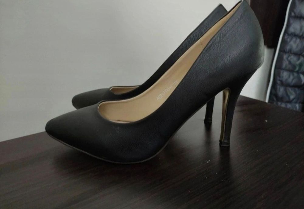 Damskie buty na obcasie