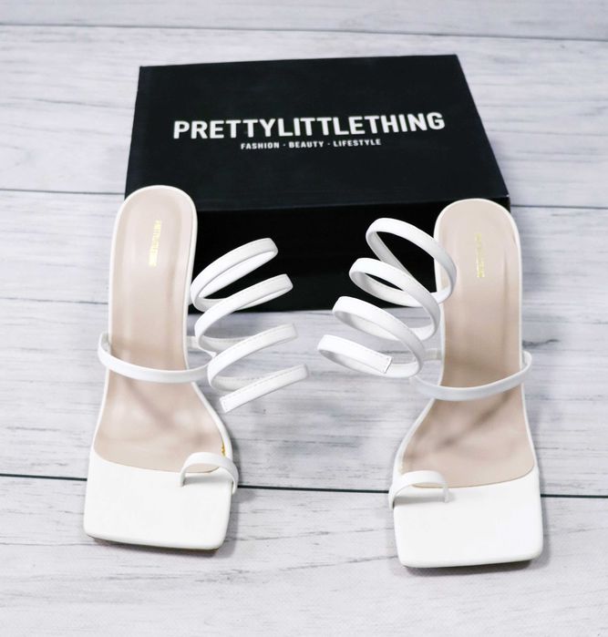 Białe sandały ze spiralą PLT PrettyLittleThing r. 38