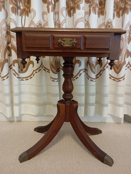 Mesa apoio mogno