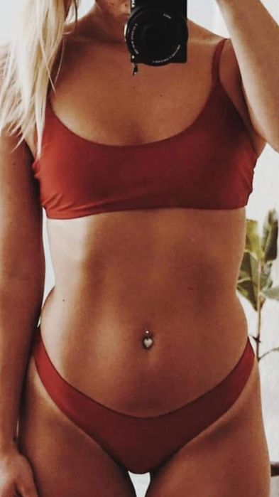 Biquini novo cor de tijolo