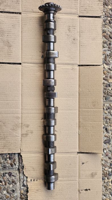 Árvore de Cames (Comando de Válvulas) + Polia – Usada bmw 525 tds 
Peç