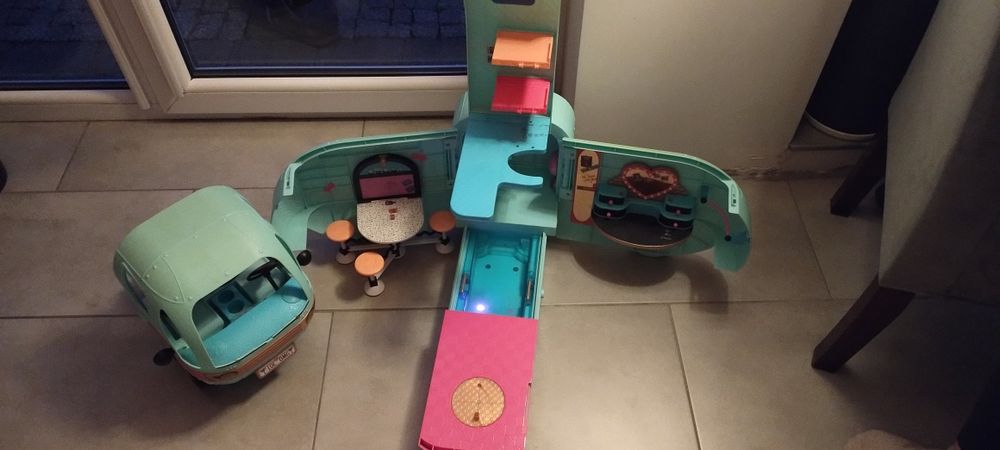 Camper LOL + 3 lalki , akcesoria