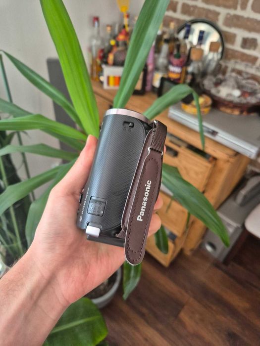 Panasonic HC-V260 | ładowarka | bardzo dobry stan | w pełni sprawna