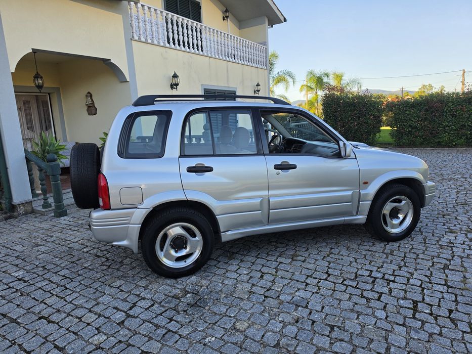 ÚNICO DONO DESDE NOVO, Suzuki grand vitara 2.0 D A/C  ano 2000 como novo  possivel retoma para facilitar o negócio