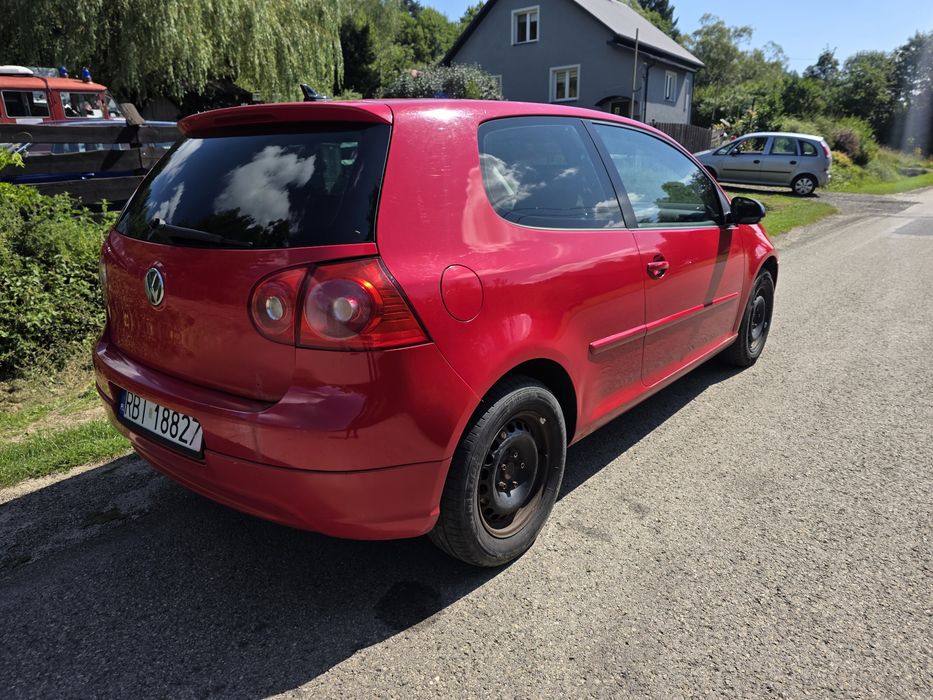 Volkswagen golf 5 1.6 FSI