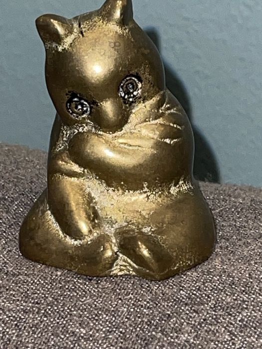 Манэки-нэко,кот счастья.бронза .160 грамм