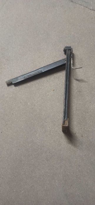 Podnośnik, lewarek śrubowy.