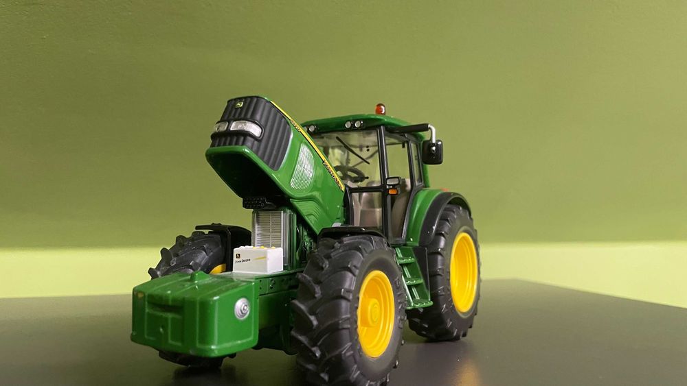 Siku traktor John Deere 1 32
