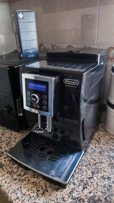 Máquina de café DeLonghi Cappuccino ECAM 23.460.B