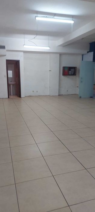 Loja 60m2 junto à Estação Ferroviária de Espinho