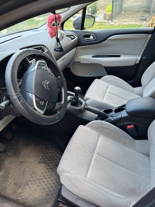 Samochód citroen C4