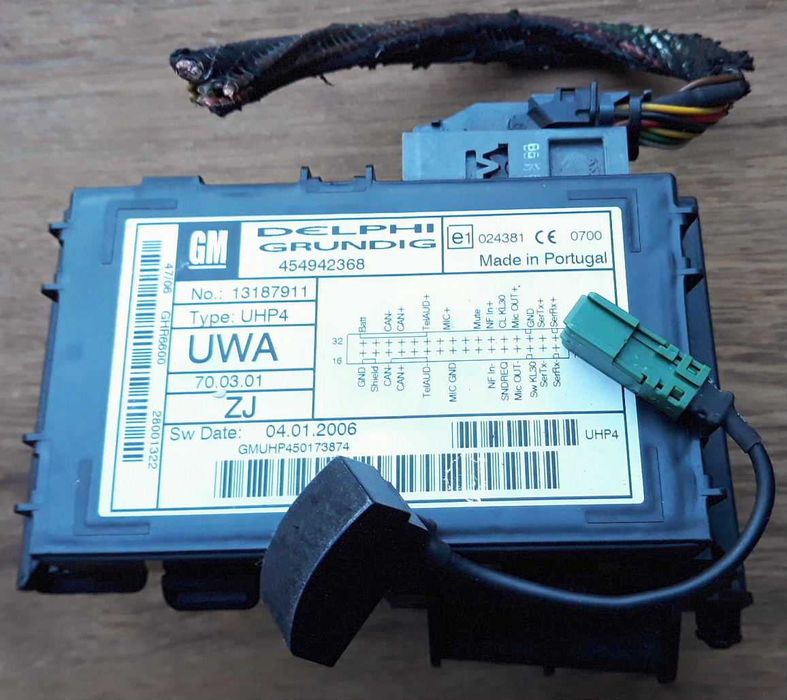 Moduł telefonu UHP4 UWA + wspornik + mikrofon + wtyczka Opel Zafira B