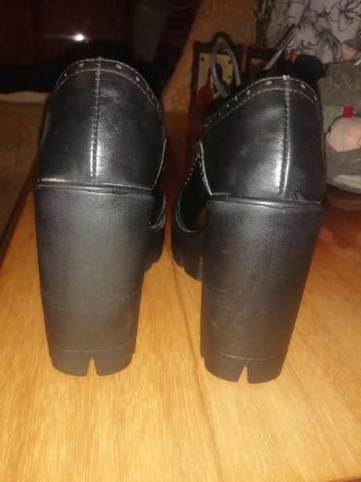 Женские ботинки 35 размер