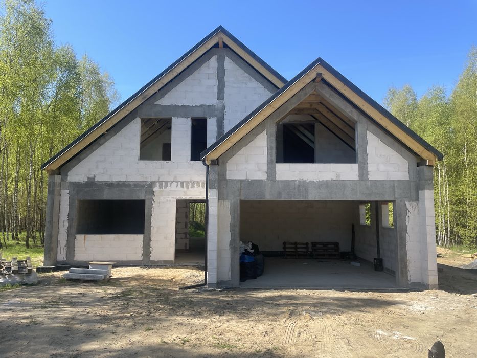 Stany surowe.  Firma budowlana