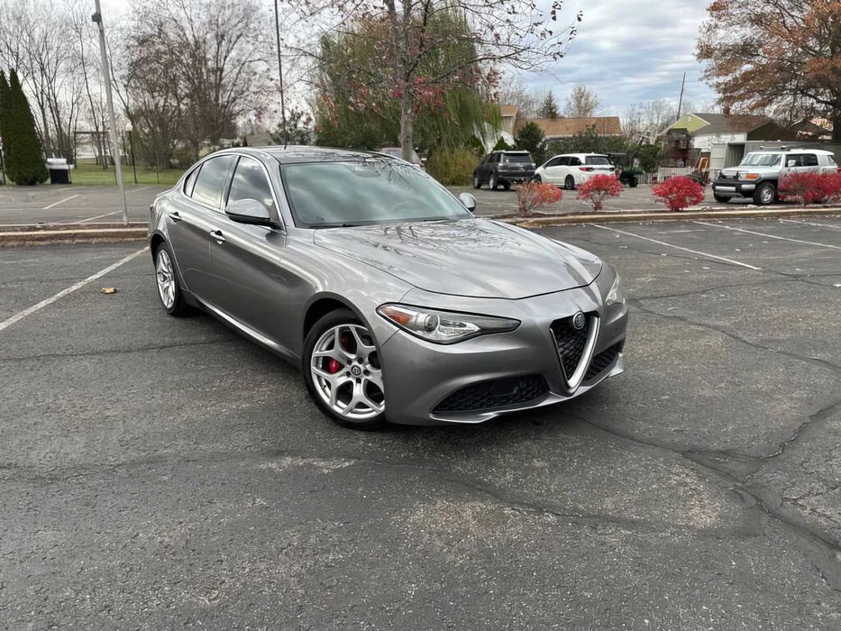 Alfa Romeo Giulia      2018