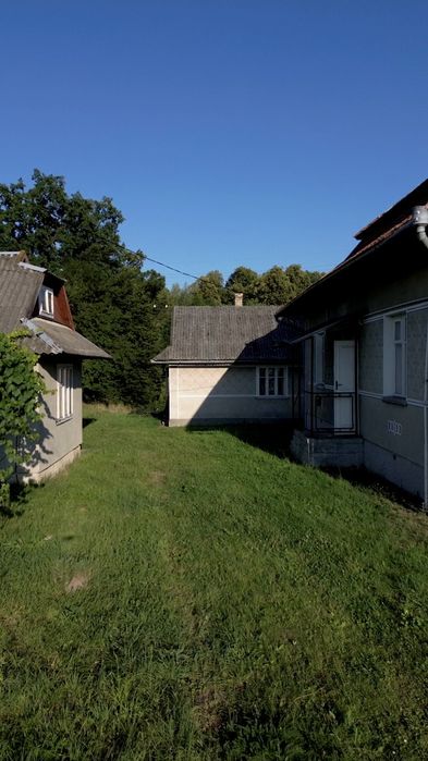 Продаж господарства в Карпатах с. Стопчатів цегляний будинок 138 м2 літня кухня господарські приміщення 107 сот. землі є газ БЕЗ КОМІСІЇ