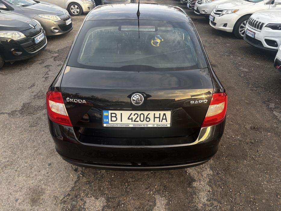 Продам Skoda  Rapid 1.6 Mpi ліфтбек