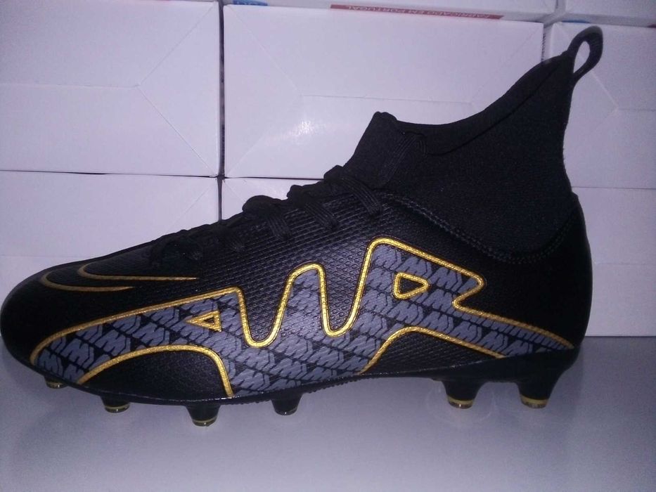 Chuteiras Air Zoom para relva sintetica