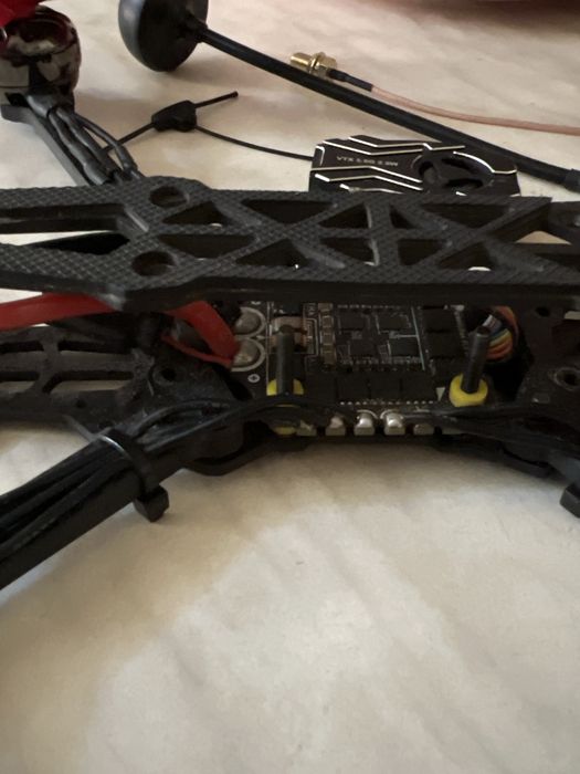 FPV дрон по запчастинах не повної укомплектації