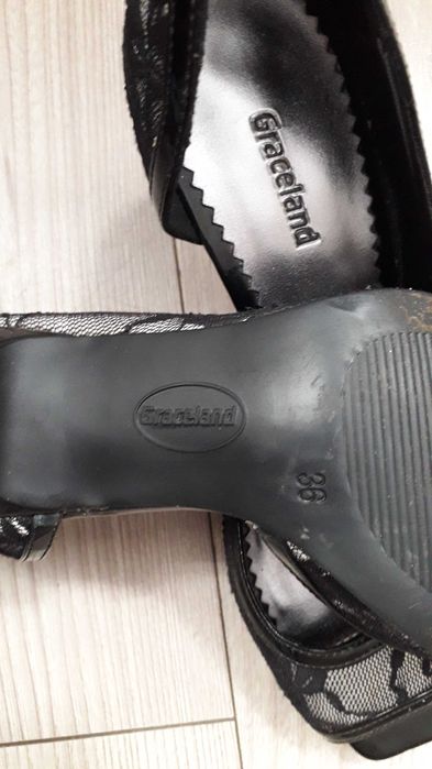 Buty damskie wyjściowe