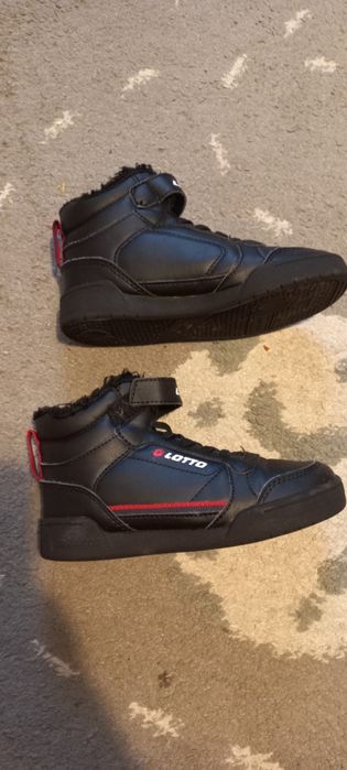 Sprzedan wysokie adidasy firmy lotto roz.. 29