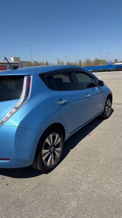 Nissan Leaf 2013 | Максималка | 10/12 батарея | Без ДТП