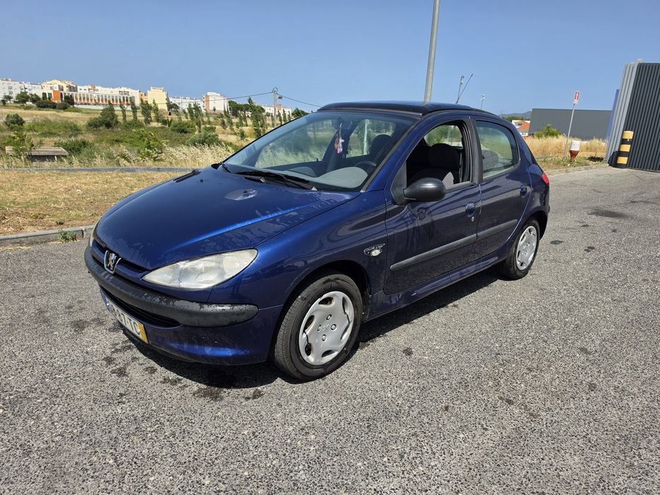 Peugeot 206 1.1   ano 2002
