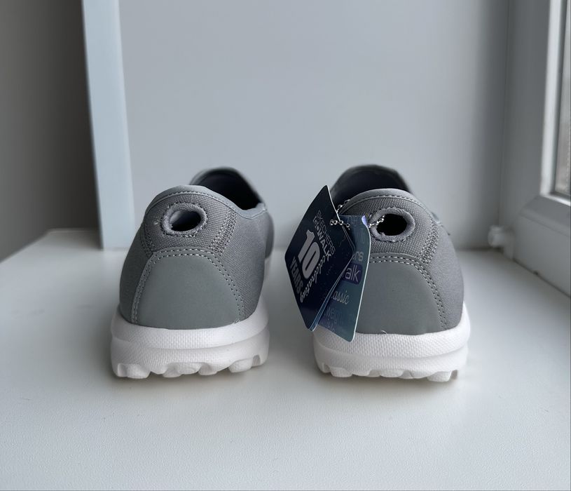 Жіночі кросівки макасини Skechers GOwalk Classic, розмір 38,5 сліпони