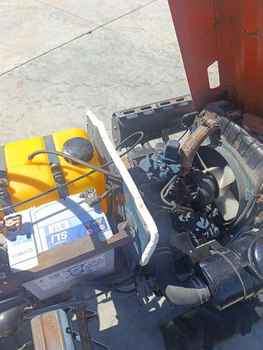 Kubota B5000, 4x4, com frese