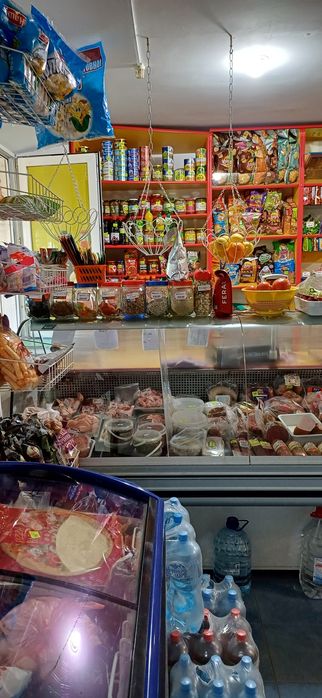 Магазин та кіоск-зупинка