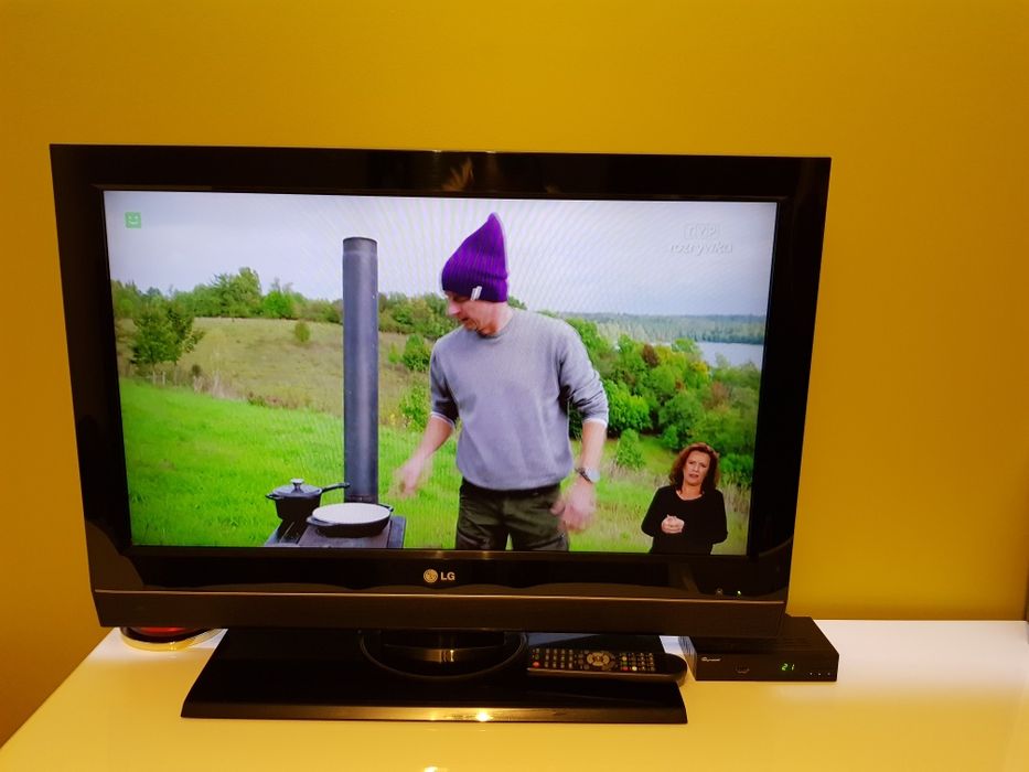 Sprzedam telewizor LĢ 32 cali plus dekoder do telewizji naziemnej