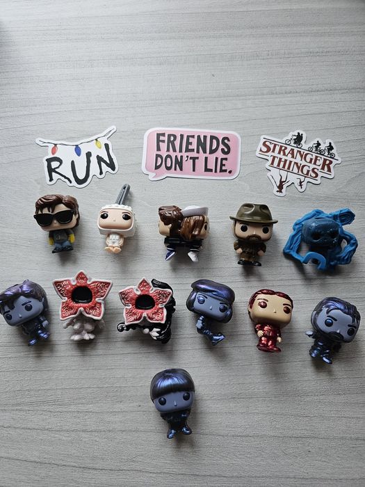 Фігурки Kinder joy Stranger Things