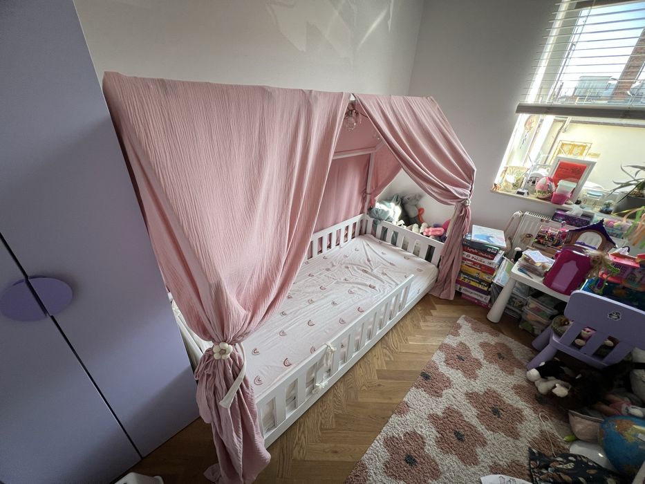 Łóżko dziecięce LanoMeble 90x200 + materac i baldachim musinowy Fumio - Jak NOWE