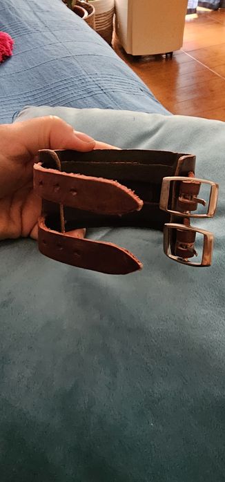 Pulseira artesanal em couro, ajustável