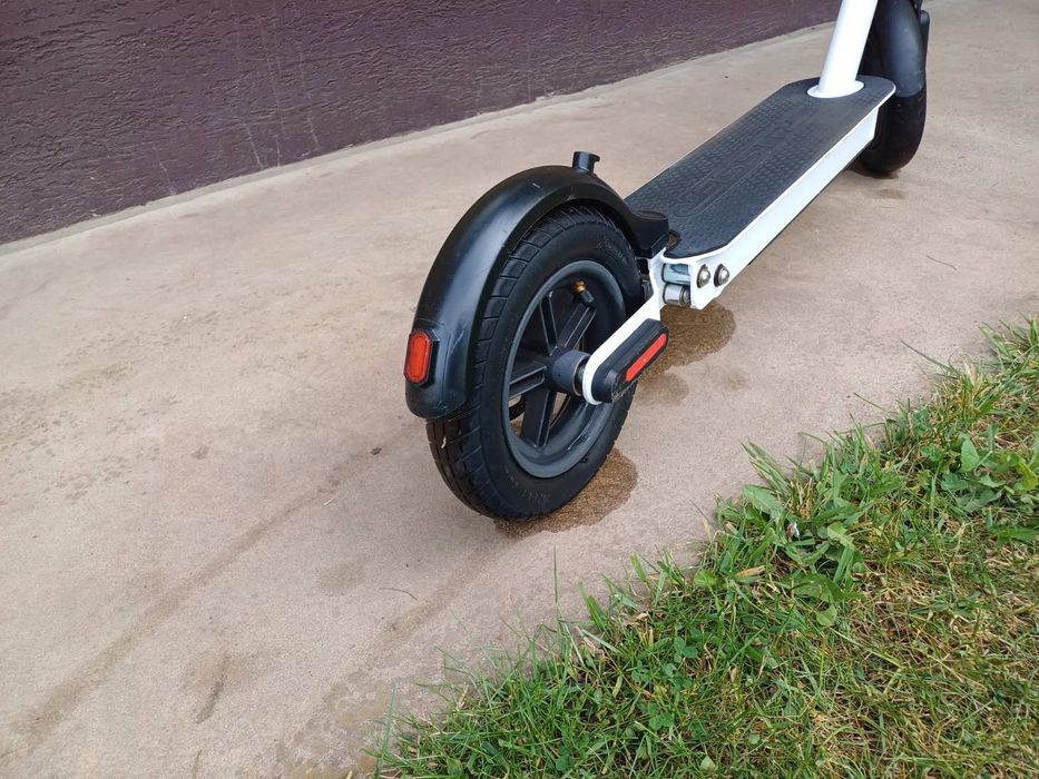 Електросамокат з амортизатором