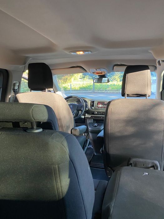 Aluguer "Vendo" carrinha 8 lugares com ou sem condutor