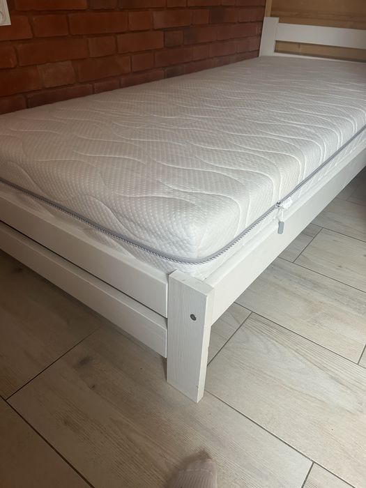 Sprzedaż mebli drewnianych łóżka,szafki nocne,komody po agroturystyce