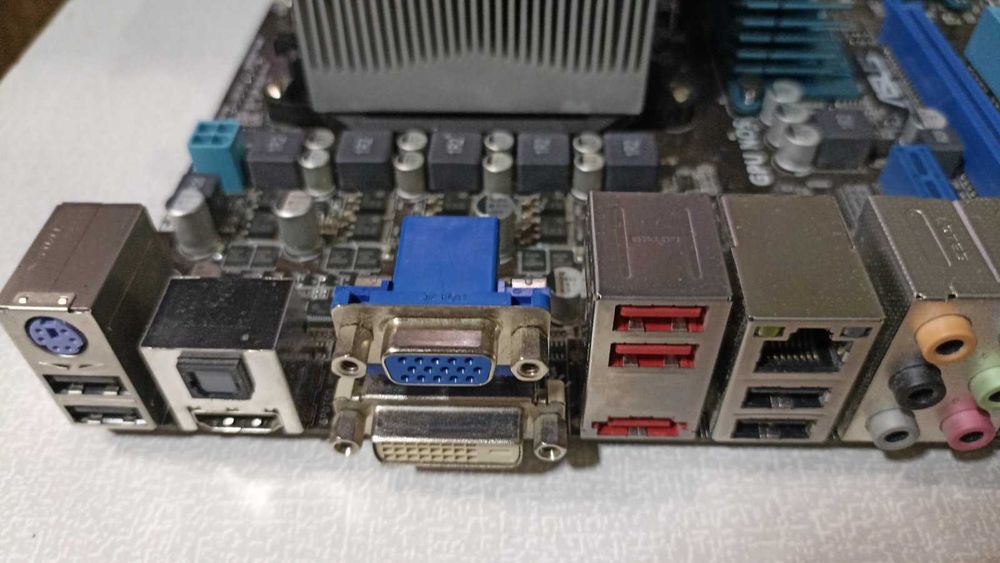 МП Asus M4A785D-M PRO + Phenom ll 840, 4*3.2 GHz + кулер. Можно с ddr2