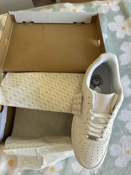 Nike t43 AF1. Em Branco e em Preto