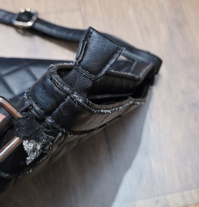 Czarna torebka tanio