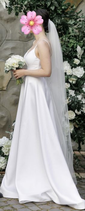 Біла весільна сукня розмір S-M, фата і пояс в подарунок