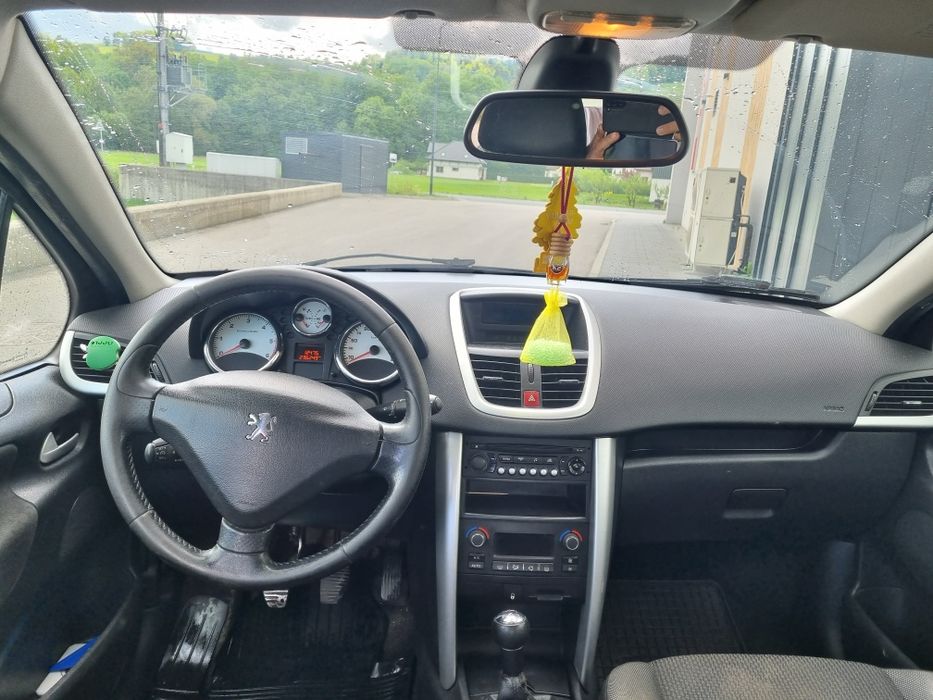 Peugot. 207 2012