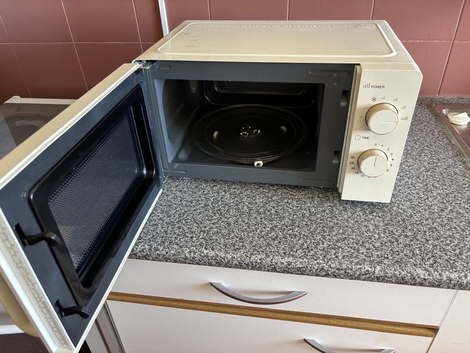 Microondas com 6 meses de uso