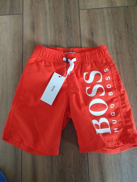 Krotkie spodenki z hugo boss