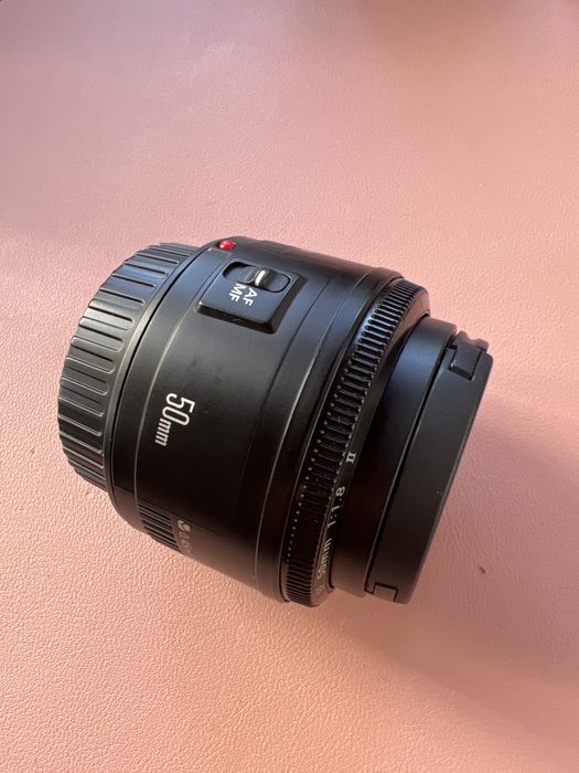 Canon 2000D + Lente Canon 50mm f1.8