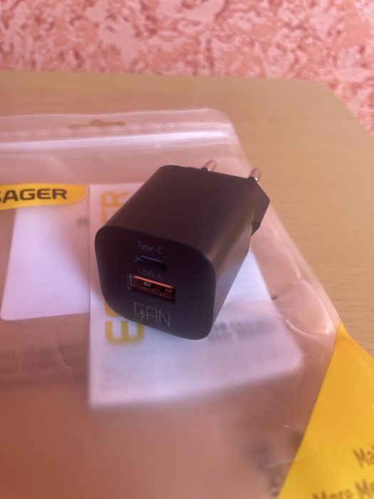 Зарядка, кабель для телефона ESSAGER