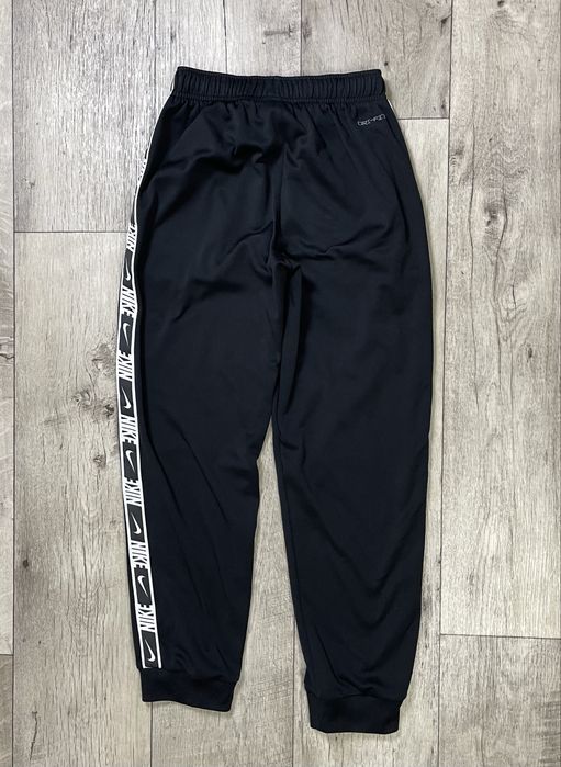 Nike dri-fit штаны 147-158 см подростковые спортивные на манжетах