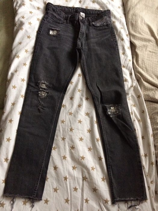 Czarne jeansy z cekinami/dziurami, 36/S
