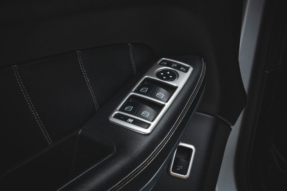 Mercedes-Benz 350 — fotografia 3